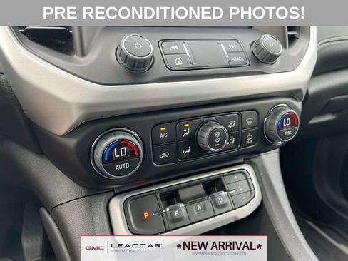 Used 2023 GMC Acadia SLE w/ Driver Convenience Package AWD/4WD image 11