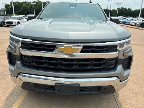 Used 2025 Chevrolet Silverado 1500 LT RWD image 2