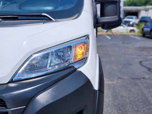 Used 2024 RAM ProMaster 2500 w/ Convenience Group FWD image 10