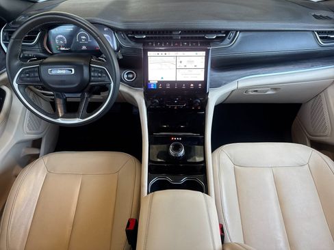 Used 2023 Jeep Grand Cherokee Limited RWD image 15