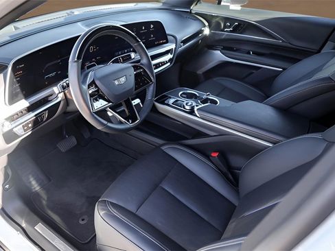 Used 2024 Cadillac Lyriq Sport image 8