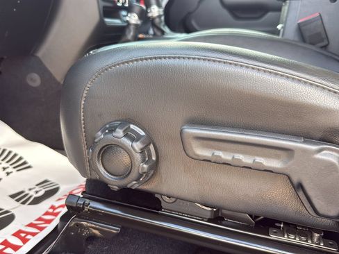 Used 2023 Jeep Gladiator Sport AWD/4WD image 8