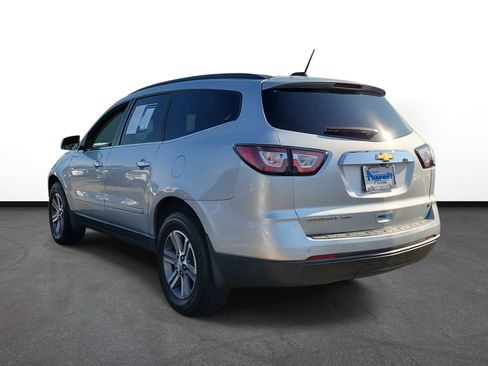 Used 2017 Chevrolet Traverse LT image 3