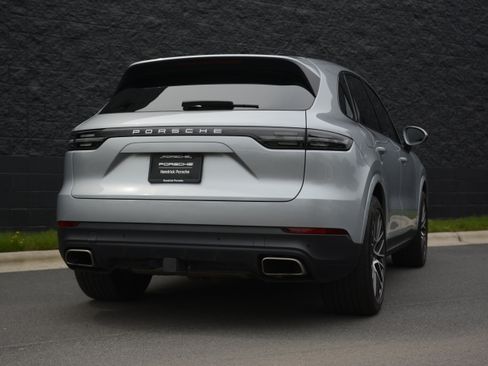 Certified 2023 Porsche Cayenne AWD/4WD image 7