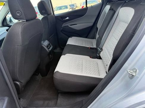 Used 2022 Chevrolet Equinox LT FWD image 16