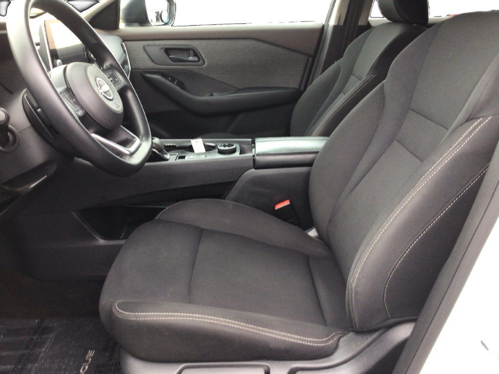 Used 2023 Nissan Rogue S AWD/4WD image 9