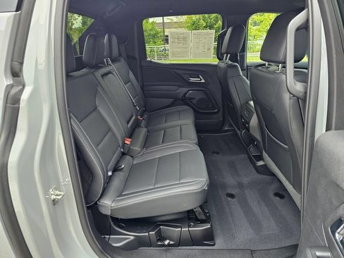 Used 2026 Chevrolet Silverado EV LT AWD/4WD image 12