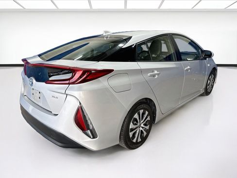 Used 2022 Toyota Prius Prime XLE FWD image 4