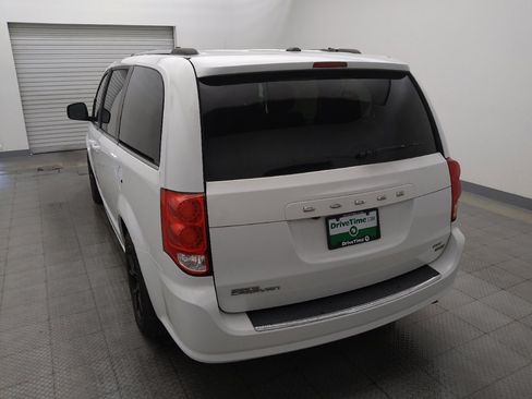 Used 2019 Dodge Grand Caravan SXT FWD image 6