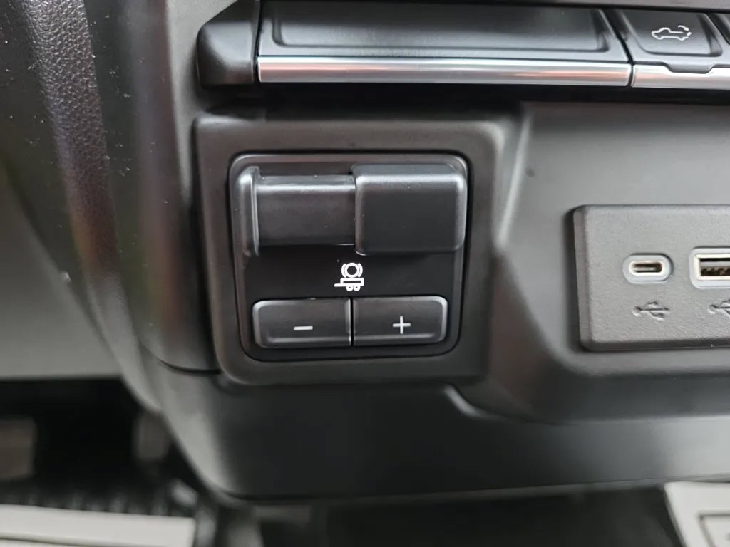 Used 2022 GMC Sierra 2500 Pro w/ Convenience Package AWD/4WD image 31