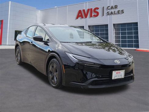 Used 2025 Toyota Prius LE image 9