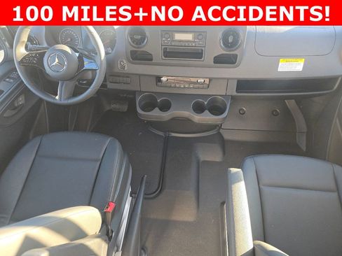 Used 2025 Mercedes-Benz Sprinter 2500 image 15