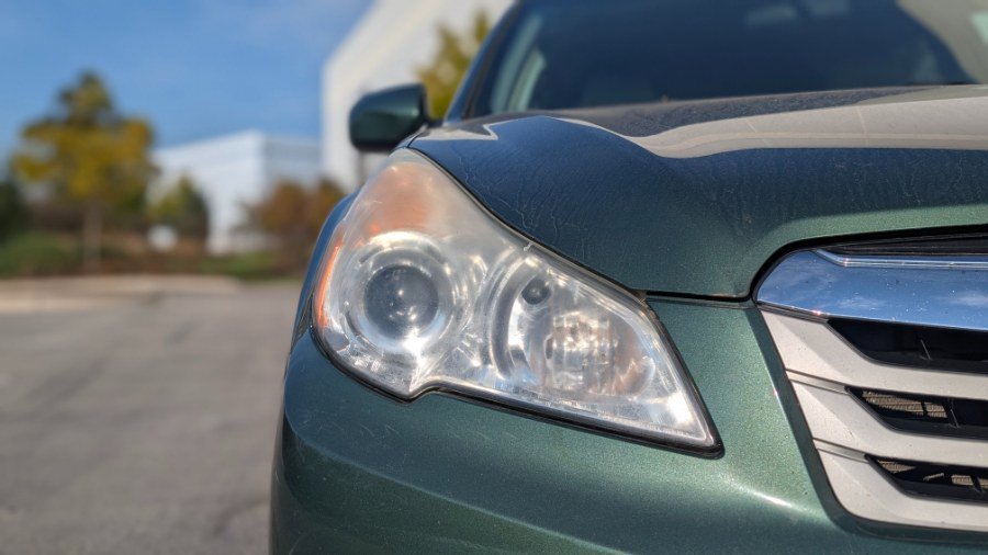 Used 2011 Subaru Outback 2.5i Premium w/ All-Weather Pkg AWD/4WD image 11