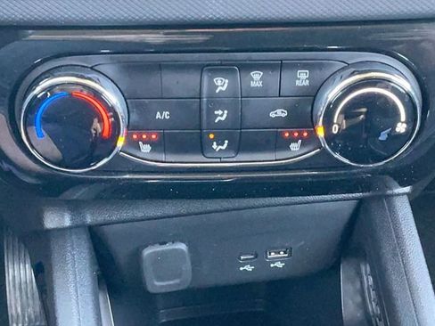 Used 2024 Chevrolet TrailBlazer LT w/ LT Cold Weather Package FWD image 20