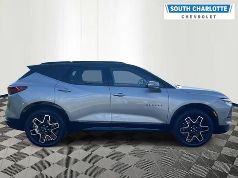 Used 2023 Chevrolet Blazer RS w/ Enhanced Convenience Package image 4