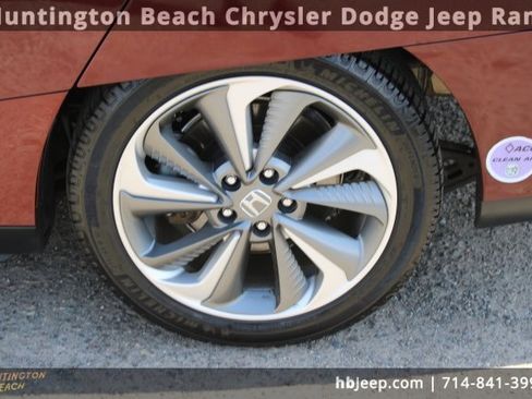 Used 2018 Honda Clarity Touring image 12