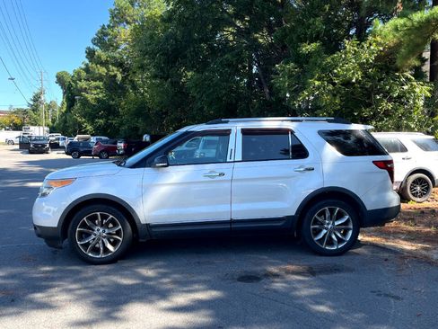 Used 2015 Ford Explorer XLT w/ Equipment Group 202B image 6