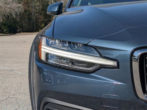 New 2026 Volvo V60 B5 Cross Country Plus w/ Protection Package Premier image 10