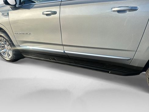 Used 2024 GMC Yukon XL Denali w/ Advanced Technology Package image 17