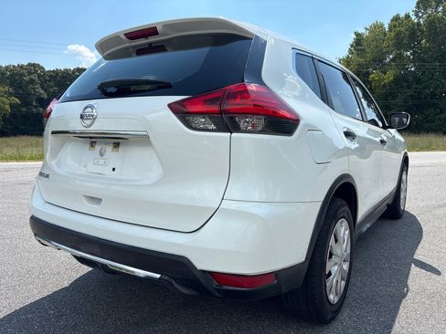 Used 2017 Nissan Rogue S FWD image 5
