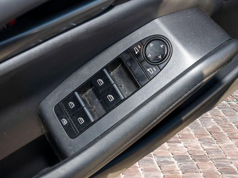 Used 2023 MAZDA MAZDA3 s image 24