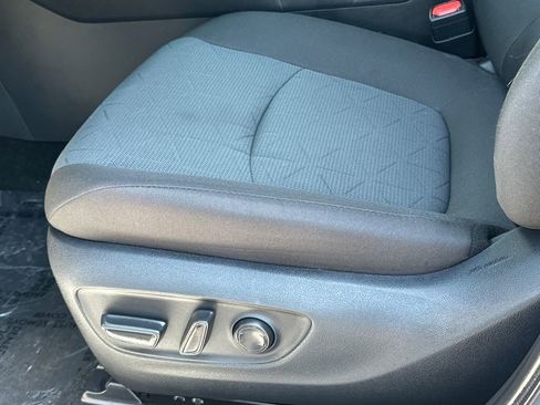 Used 2025 Toyota RAV4 XLE AWD/4WD image 20