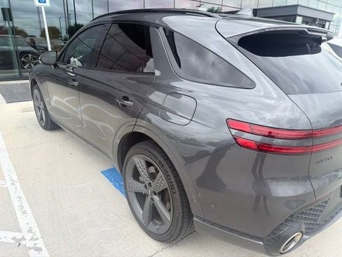 Used 2022 Genesis GV70 3.5T Sport w/ Sport Prestige Package AWD/4WD image 3
