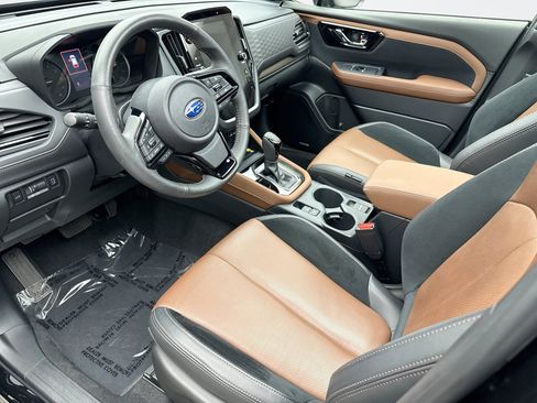 Used 2025 Subaru Forester Touring AWD/4WD image 10