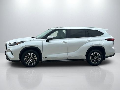 Used 2023 Toyota Highlander XLE image 8