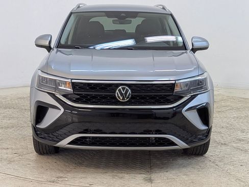 Used 2024 Volkswagen Taos SE image 6