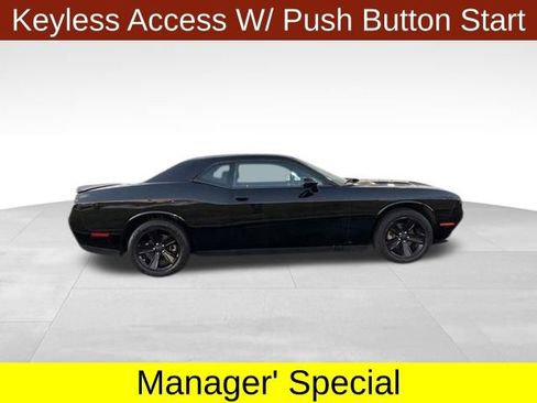 Used 2023 Dodge Challenger SXT image 8