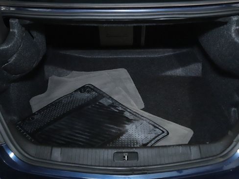 Used 2011 Buick LaCrosse CX image 28