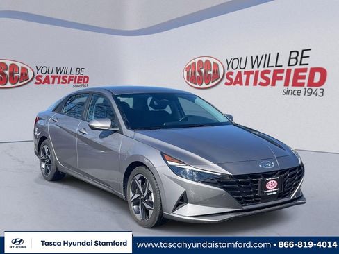 Used 2023 Hyundai Elantra SEL w/ Convenience Package image 1