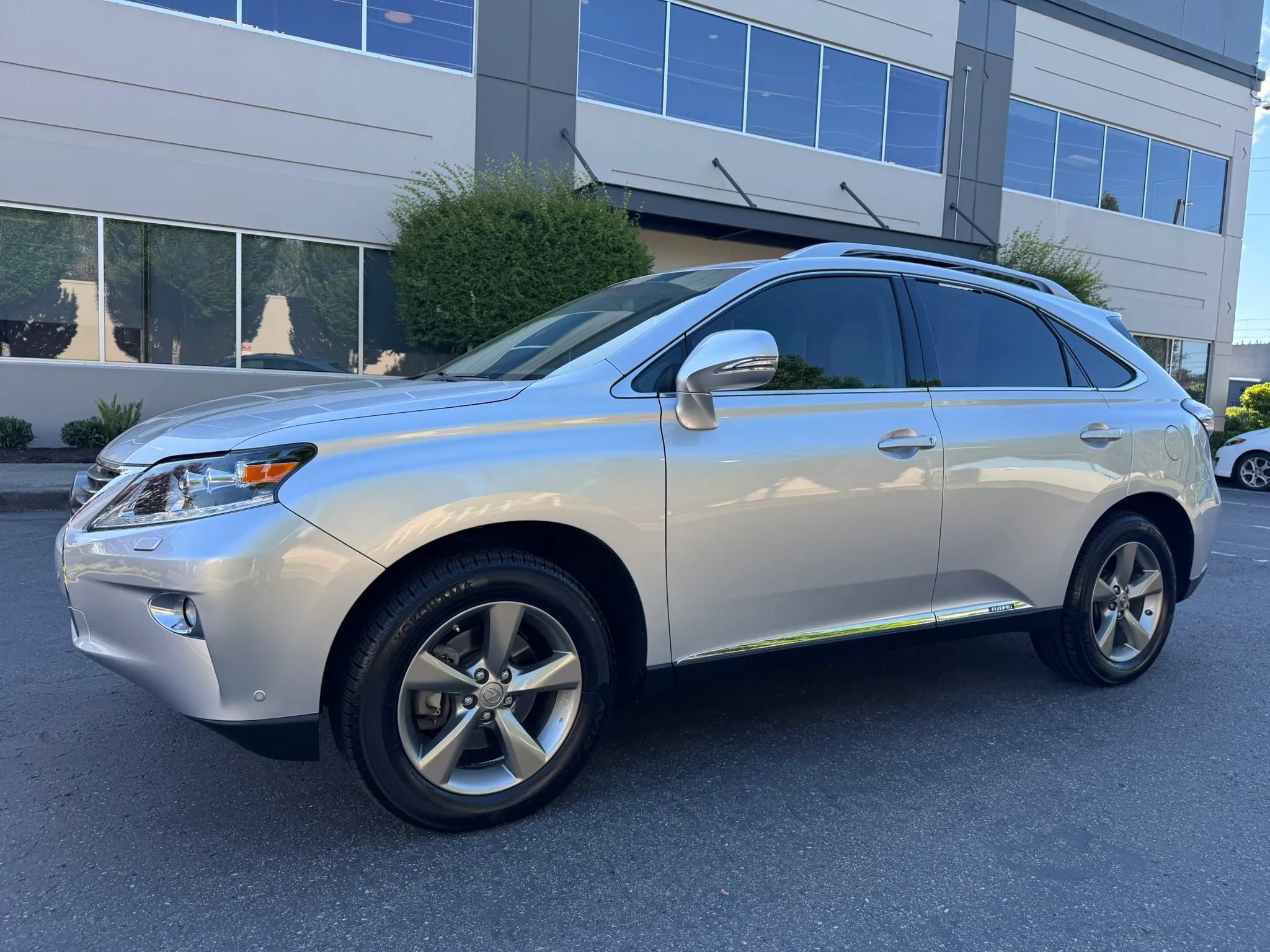 Used 2013 Lexus RX 450h AWD w/ Navigation Pkg image 5