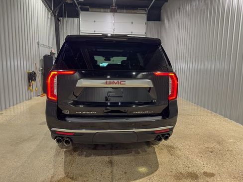 Used 2023 GMC Yukon Denali w/ Advanced Technology Package image 4