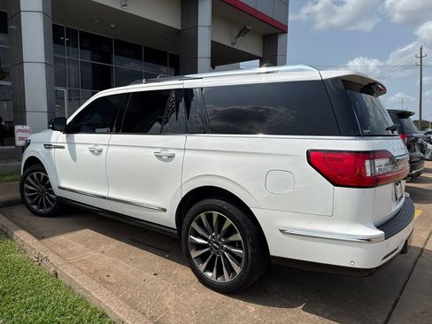 Used 2020 Lincoln Navigator L Reserve w/ Luxury Package RWD image 4