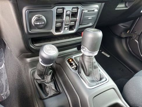 New 2026 Jeep Gladiator Sport AWD/4WD image 23