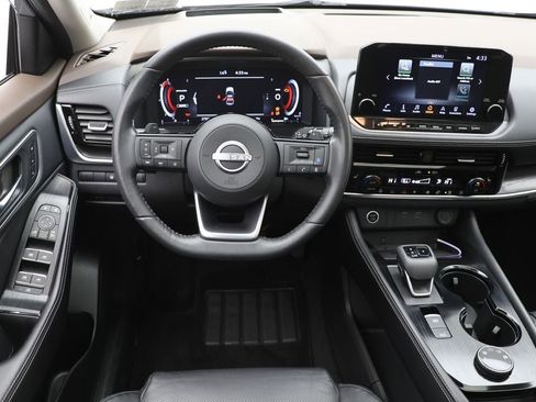 Used 2023 Nissan Rogue Platinum w/ Platinum Premium Package image 14