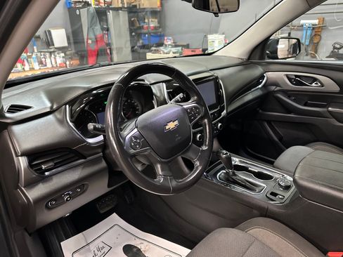 Used 2018 Chevrolet Traverse LT image 14