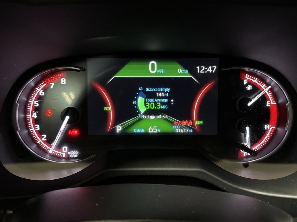 Used 2025 Toyota RAV4 XLE FWD image 12