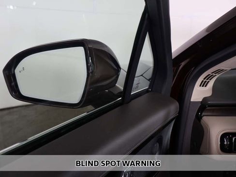 Used 2022 Lincoln Nautilus Reserve w/ Luxury Package image 5