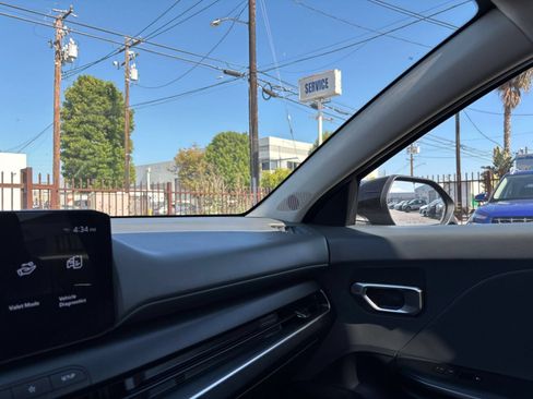 Used 2025 Kia K4 FWD image 37