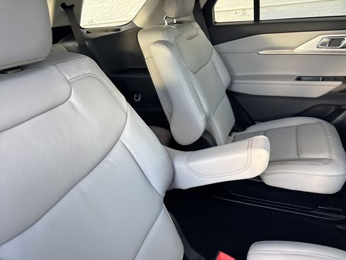 New 2026 Ford Explorer Active w/ Active Comfort Package image 11