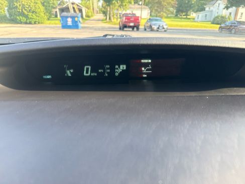 Used 2015 Toyota Prius Three FWD image 18