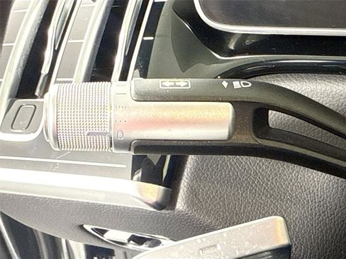 Used 2024 Mercedes-Benz S 580e 4MATIC Sedan image 4