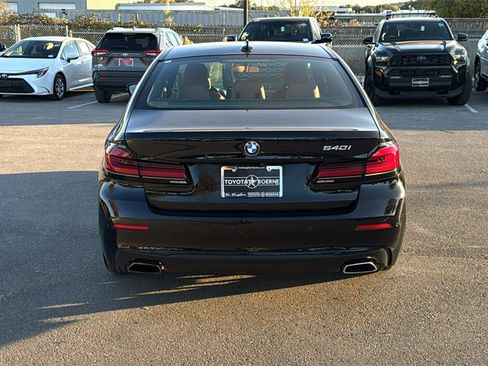 Used 2023 BMW 540i w/ Premium Package image 4