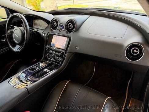 Used 2011 Jaguar XJ L RWD image 32