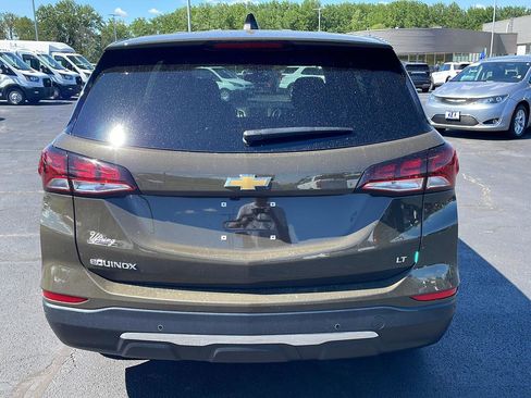 Used 2024 Chevrolet Equinox LT w/ LPO, Floor Liner Package FWD image 4
