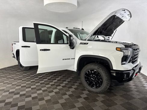 Used 2026 Chevrolet Silverado 2500 LT w/ Trail Boss Package AWD/4WD image 16