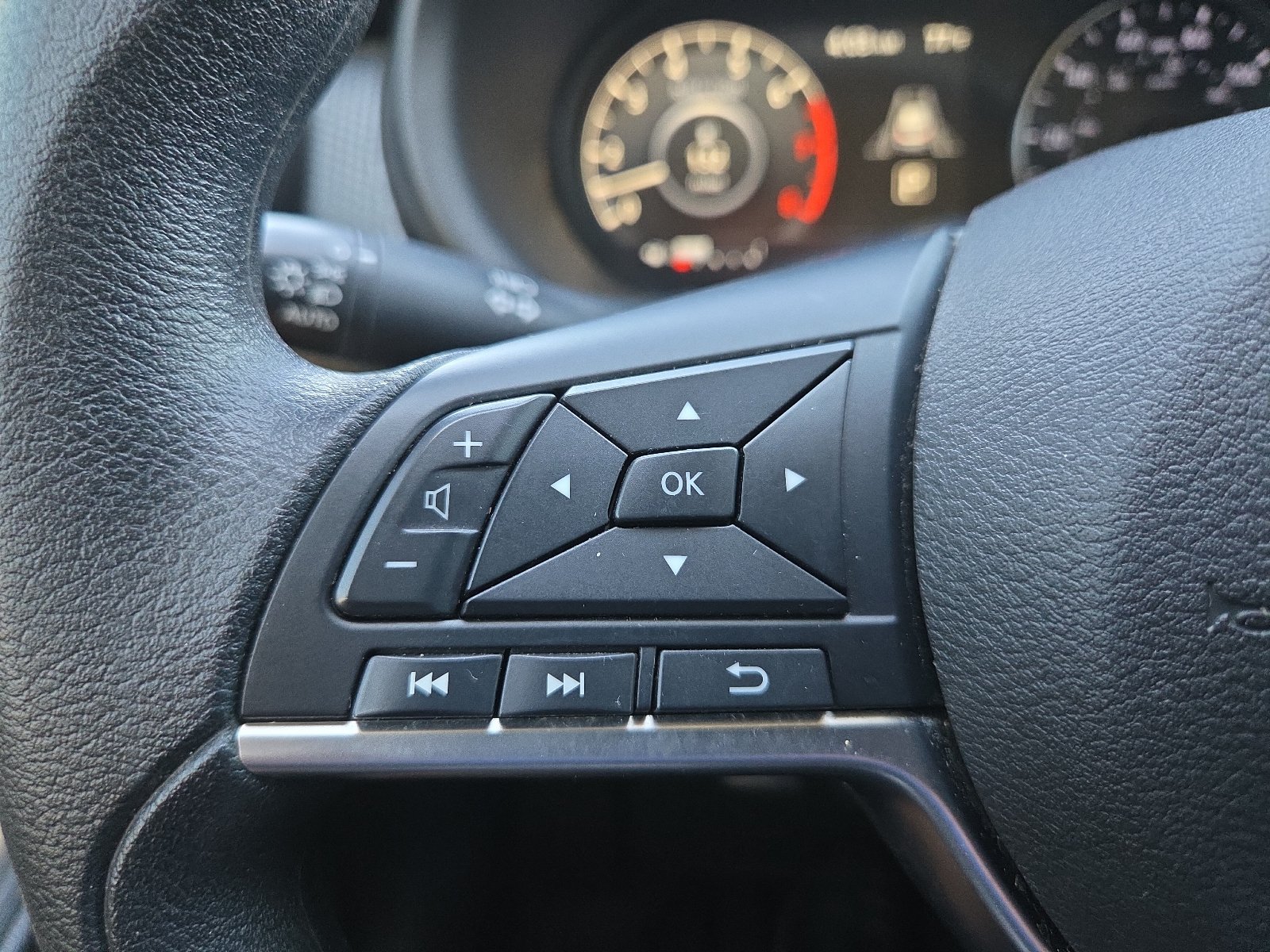 Used 2023 Nissan Kicks SV w/ Interior Electronics Package FWD image 19